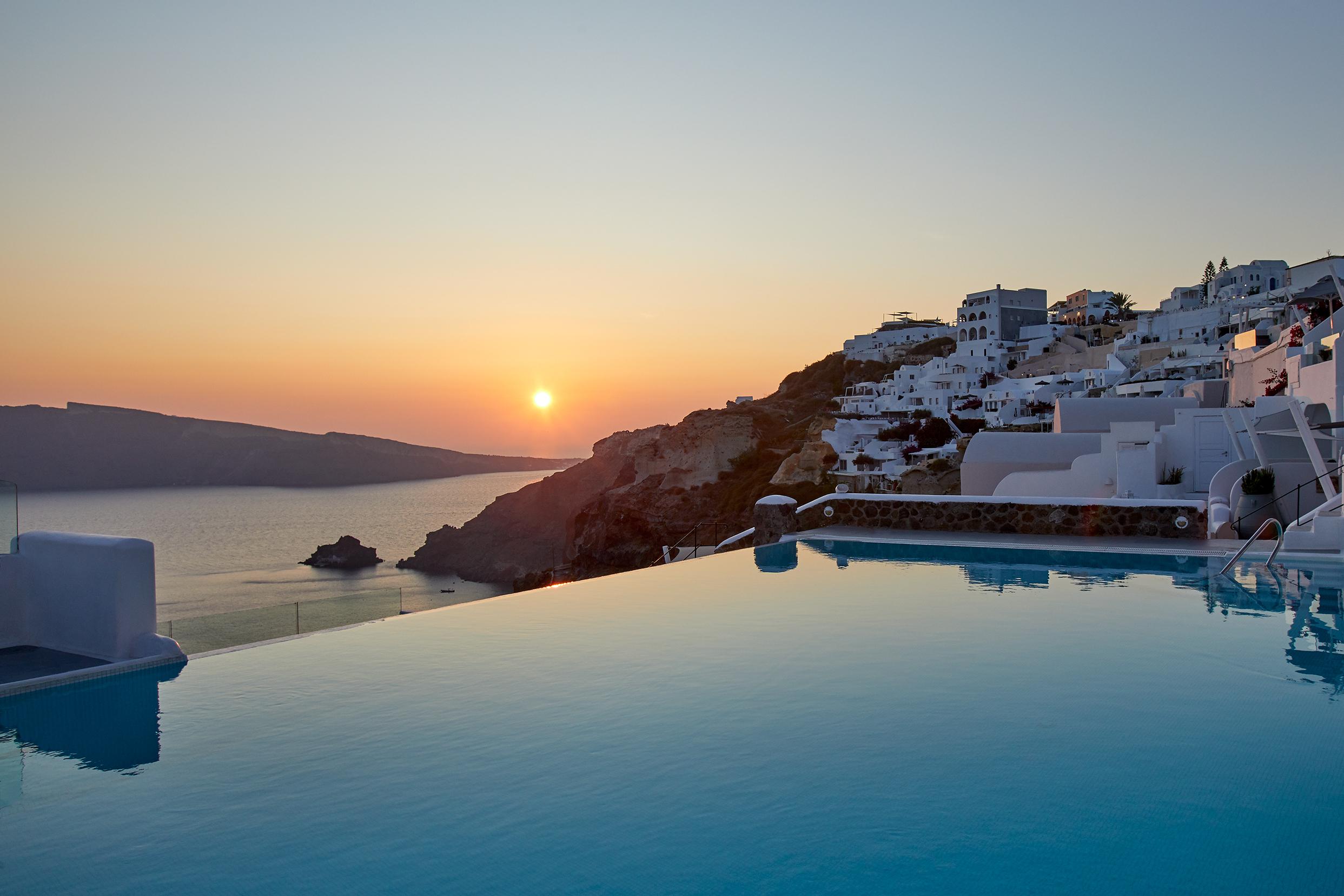 La Perla Villas and Suites - Adults Only, Oia – Updated 2024 Prices